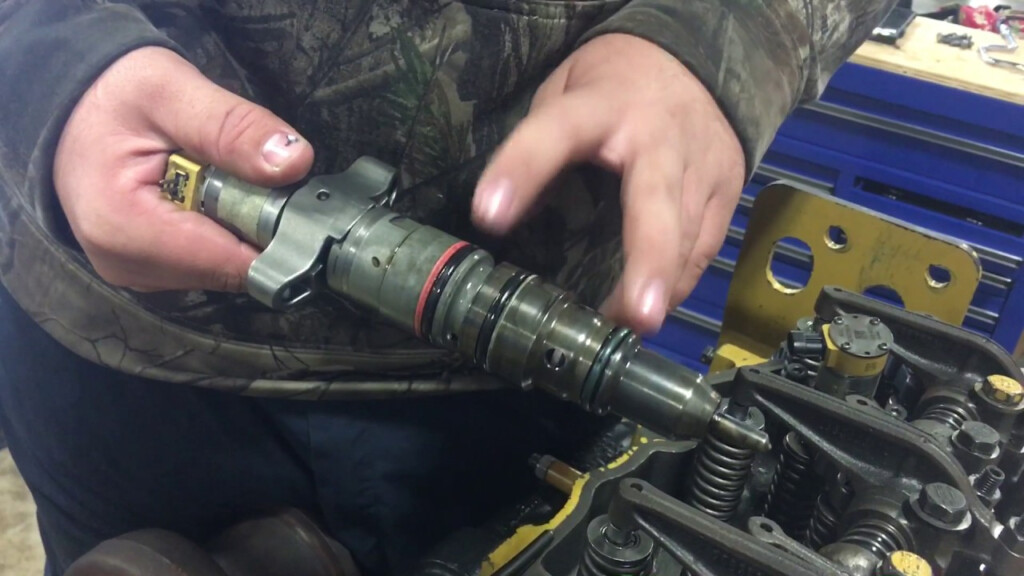 Injector Removal And Installation On A CAT C7 YouTube