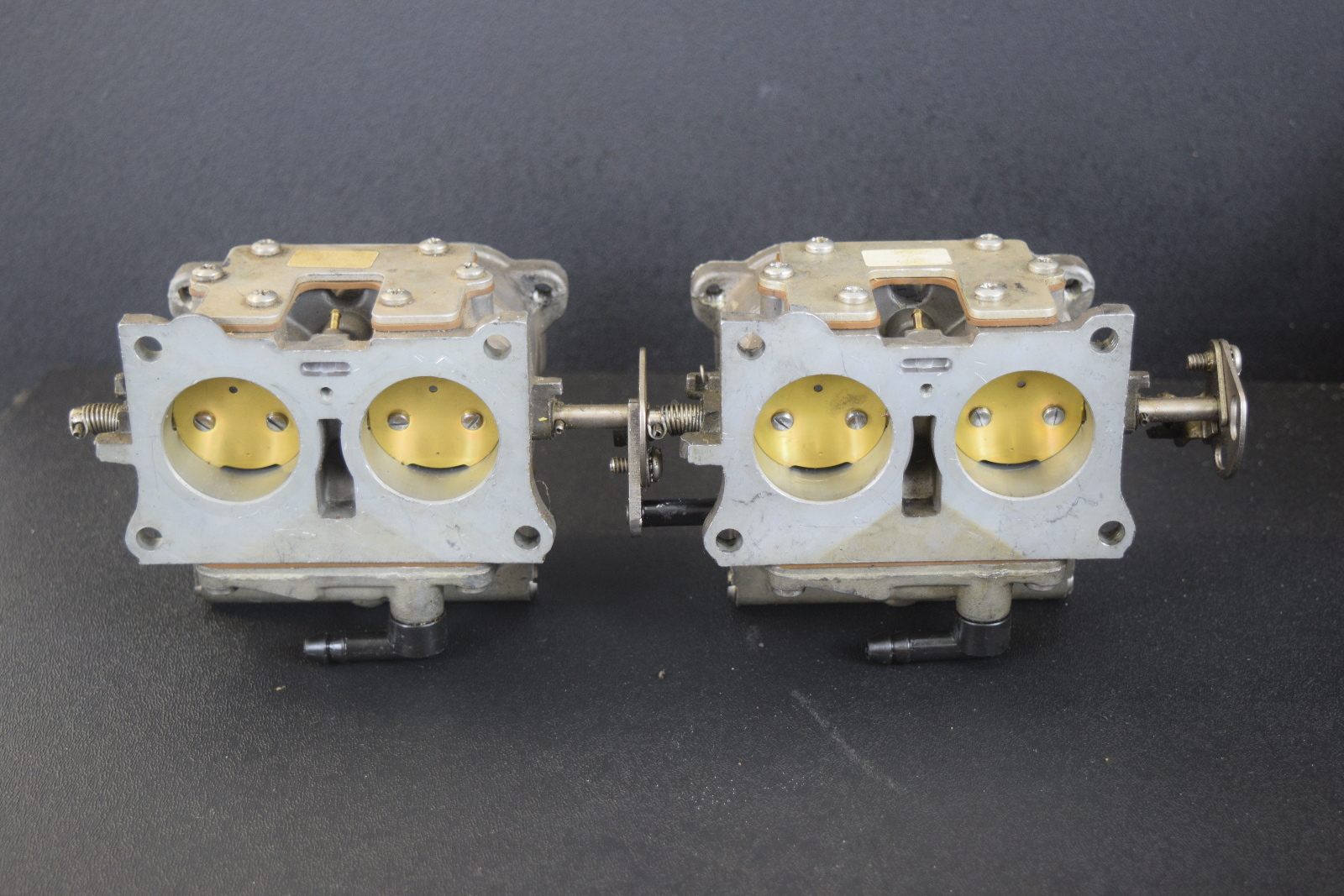 REFURBISHED 1995 96 Johnson Evinrude Carburetors 437209 C 335830 88 90 